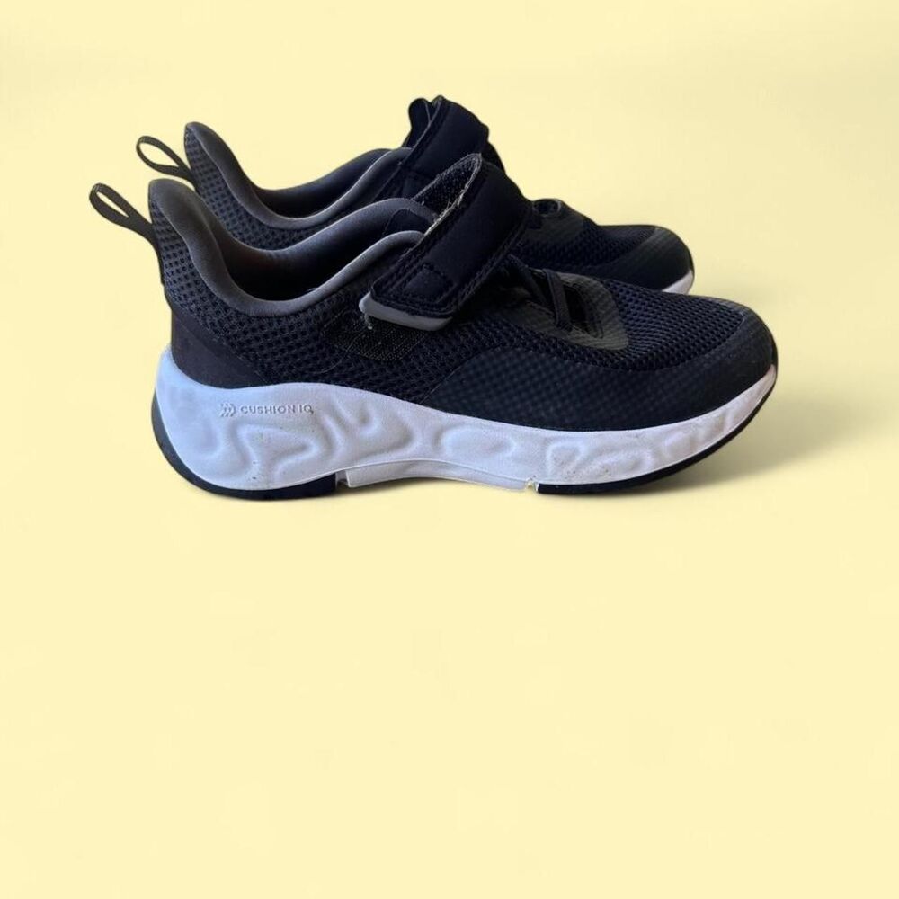 All in motion Peyton performance sneakers